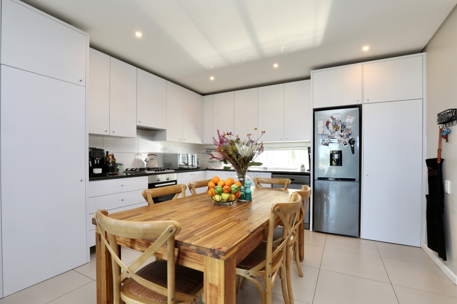 3 Bedroom Property for Sale in Somerset Lakes Western Cape